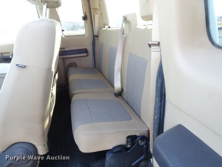 image for item GC9085 2011 Ford F250 Super Duty SuperCab pickup truck