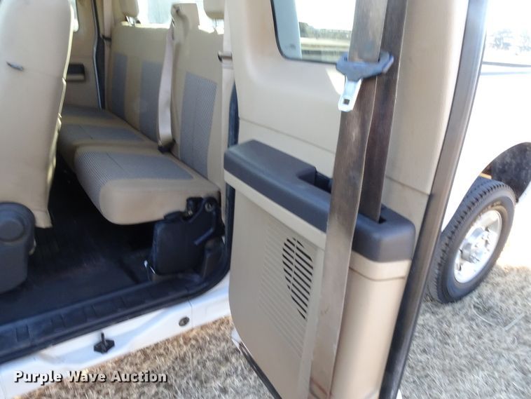 image for item GC9085 2011 Ford F250 Super Duty SuperCab pickup truck