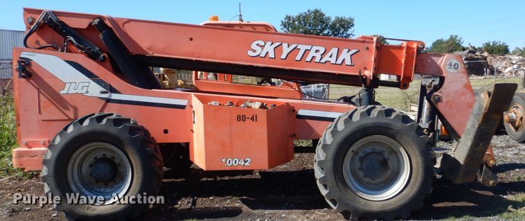 image for item GC9711 Sky Trak 10042 telehandler
