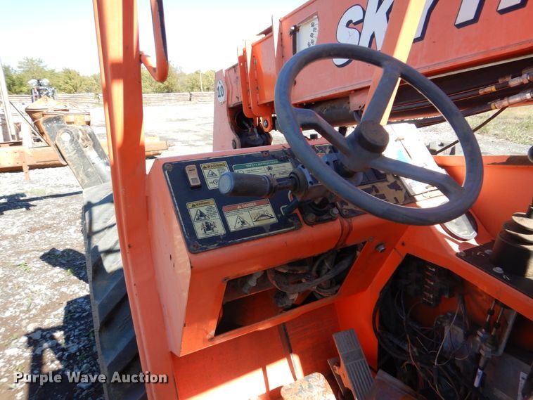 image for item GC9711 Sky Trak 10042 telehandler