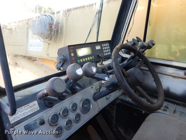 image for item GC9724 1995 Grove RT745 crane