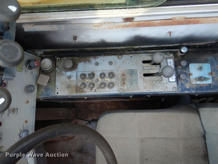 image for item GC9724 1995 Grove RT745 crane