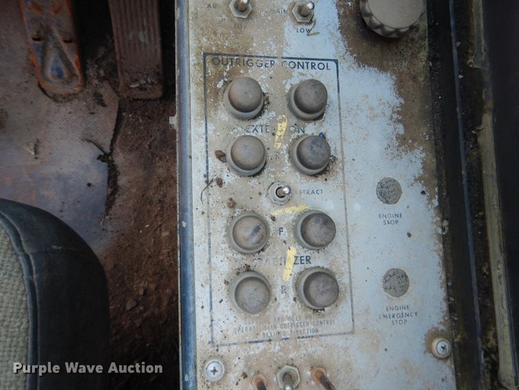 image for item GC9724 1995 Grove RT745 crane