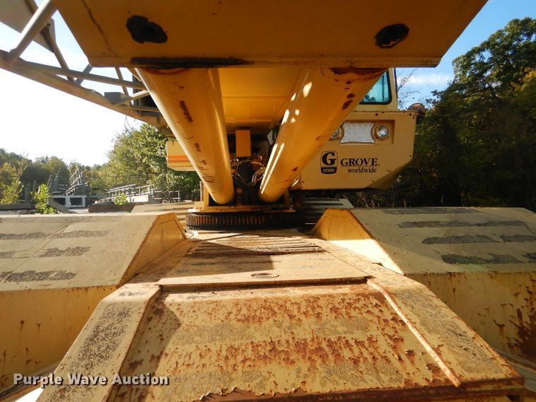 image for item GC9724 1995 Grove RT745 crane
