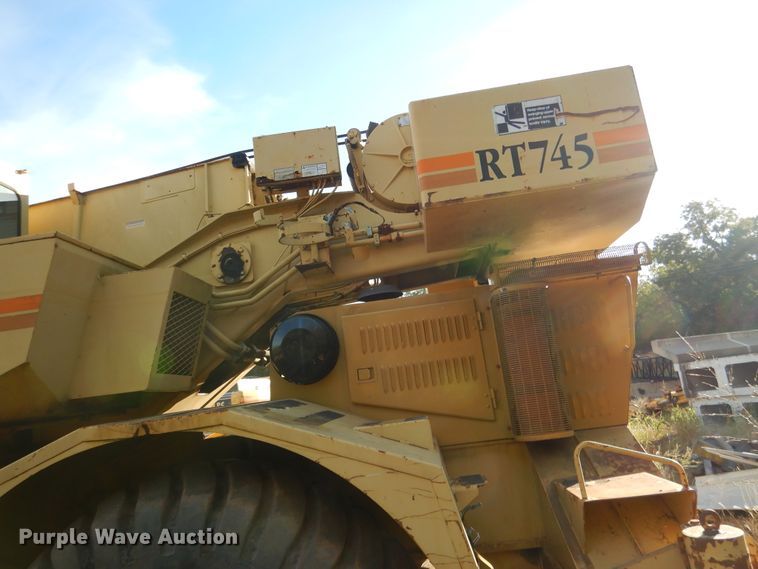 image for item GC9724 1995 Grove RT745 crane