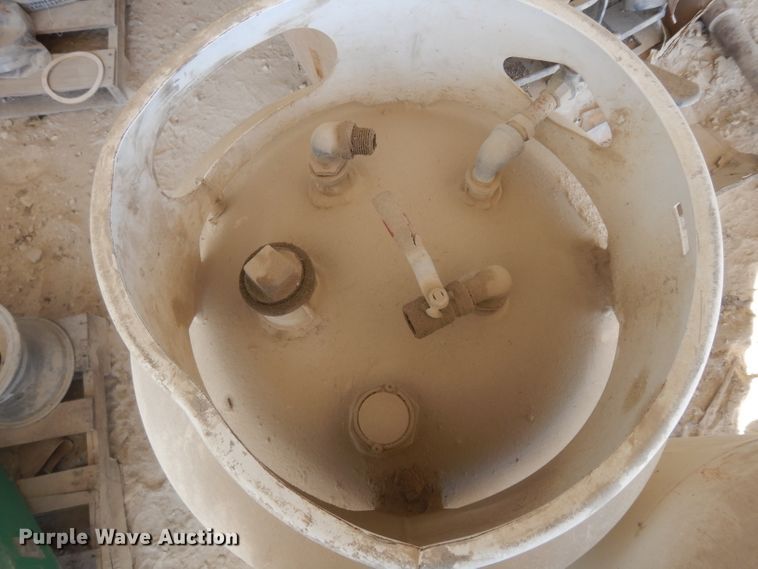 image for item GI9462 (4) propane tanks