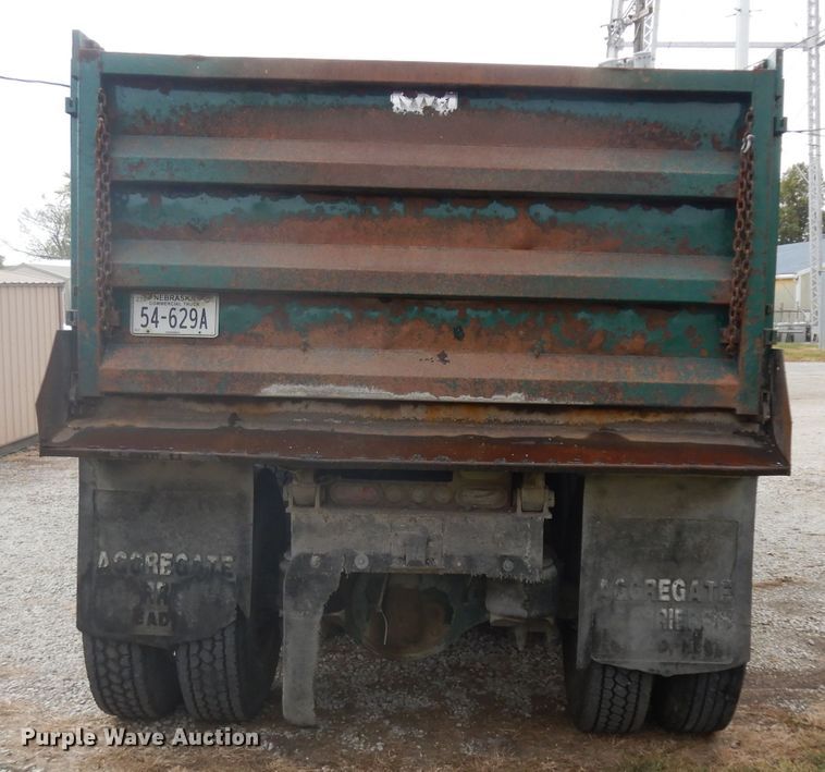image for item GI9467 1990 Peterbilt 379 dump truck