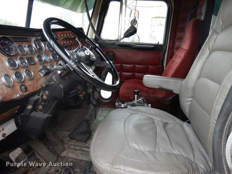 image for item GI9467 1990 Peterbilt 379 dump truck