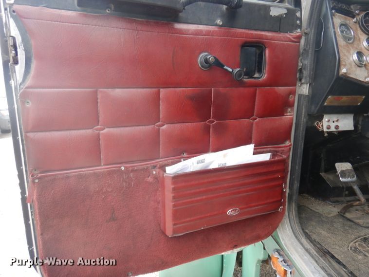 image for item GI9467 1990 Peterbilt 379 dump truck