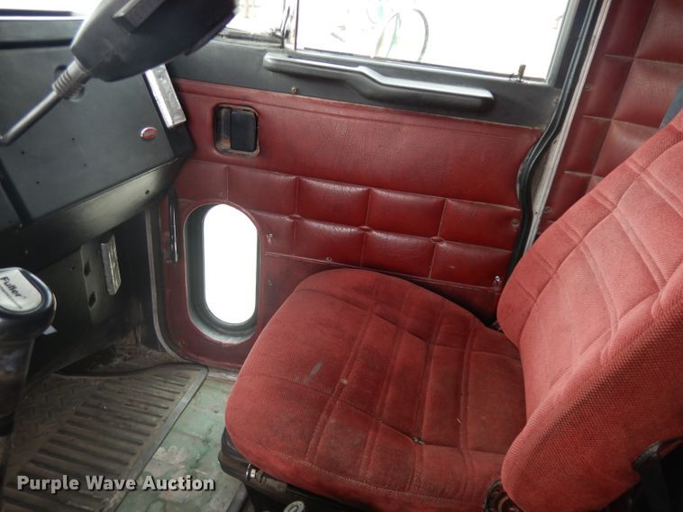 image for item GI9467 1990 Peterbilt 379 dump truck