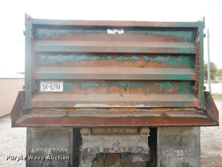 image for item GI9467 1990 Peterbilt 379 dump truck