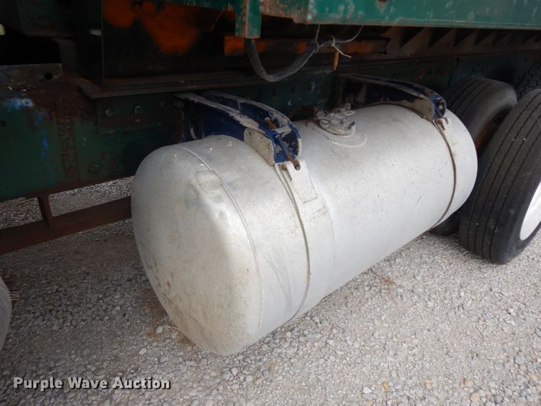 image for item GI9467 1990 Peterbilt 379 dump truck