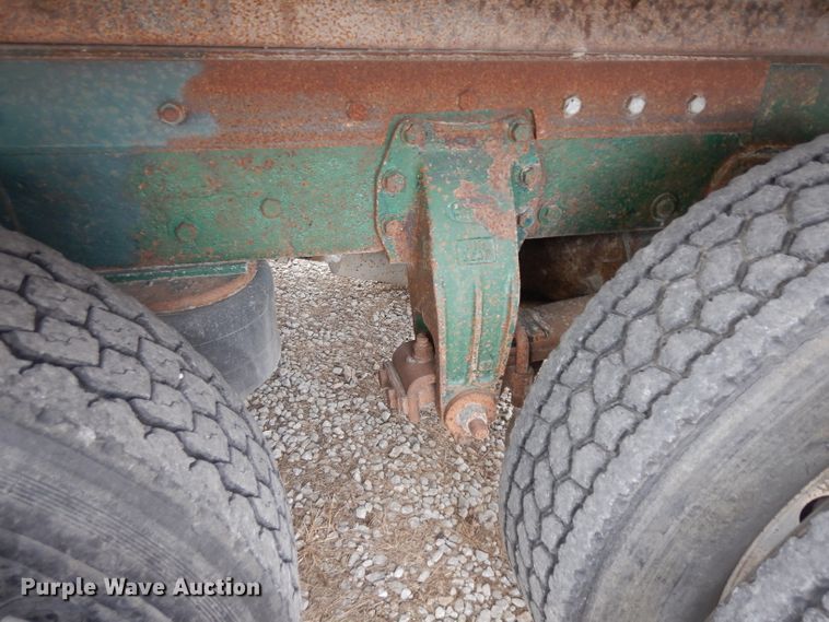 image for item GI9467 1990 Peterbilt 379 dump truck