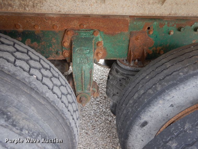 image for item GI9467 1990 Peterbilt 379 dump truck