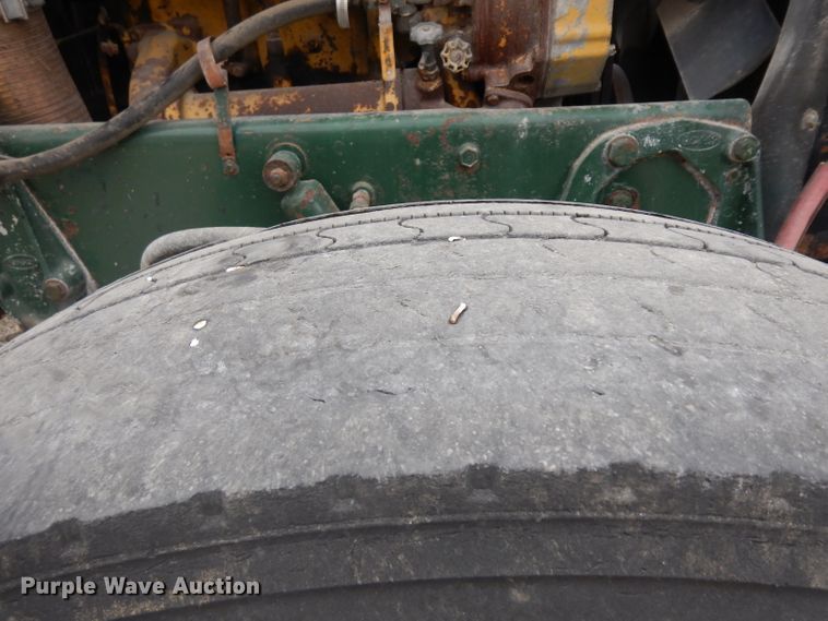 image for item GI9467 1990 Peterbilt 379 dump truck