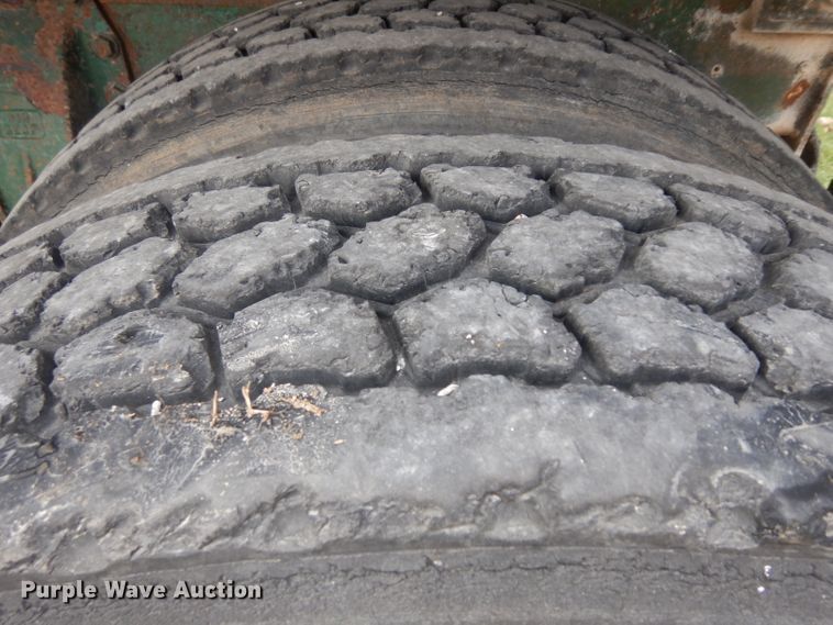 image for item GI9467 1990 Peterbilt 379 dump truck