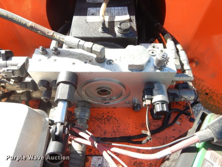 image for item GJ9903 2015 JLG T350 boom lift