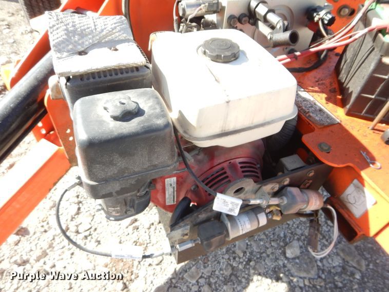 image for item GJ9903 2015 JLG T350 boom lift