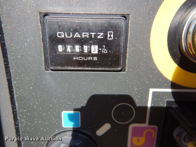 image for item GJ9903 2015 JLG T350 boom lift