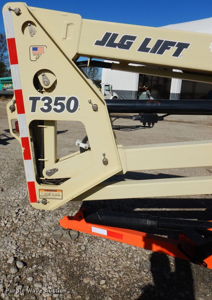 image for item GJ9903 2015 JLG T350 boom lift