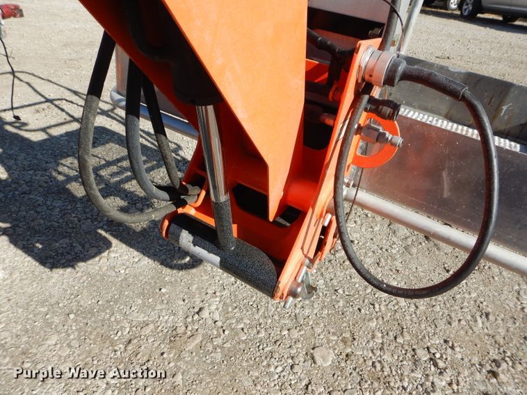 image for item GJ9903 2015 JLG T350 boom lift