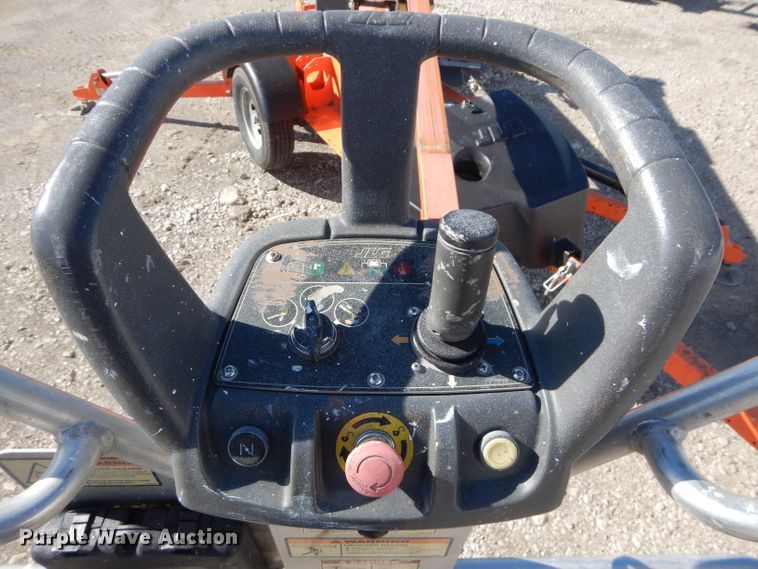 image for item GJ9903 2015 JLG T350 boom lift