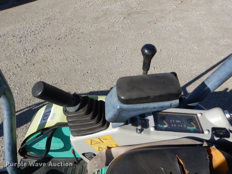 image for item GJ9907 IHI 15VX mini excavator