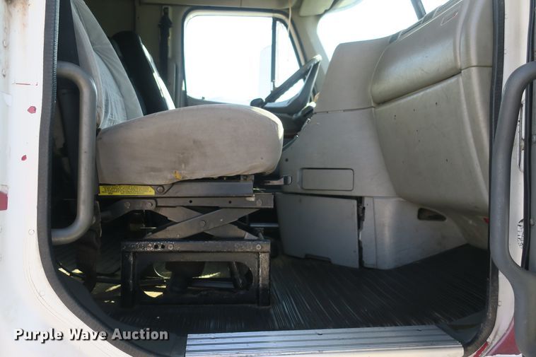 image for item DB10134 1997 Freightliner Century Class semi truck