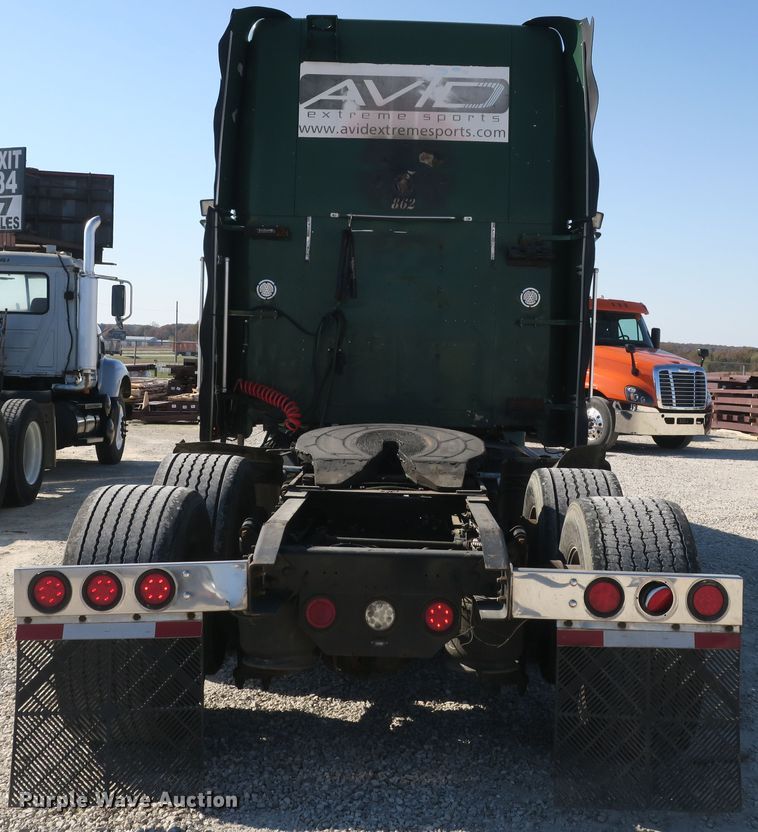 image for item DB10135 1997 Freightliner FLD semi truck