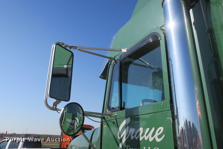 image for item DB10135 1997 Freightliner FLD semi truck