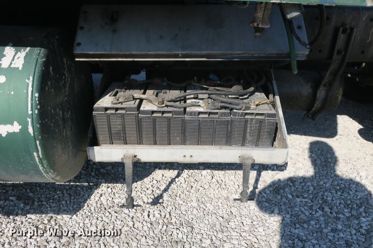 image for item DB10135 1997 Freightliner FLD semi truck