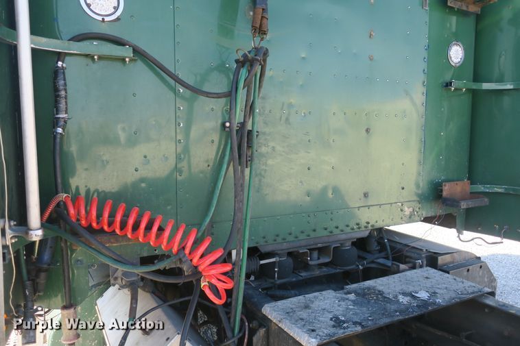 image for item DB10135 1997 Freightliner FLD semi truck