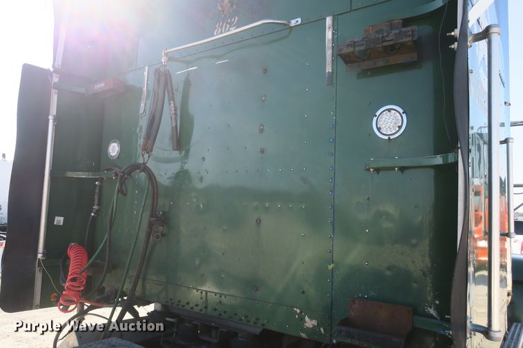 image for item DB10135 1997 Freightliner FLD semi truck