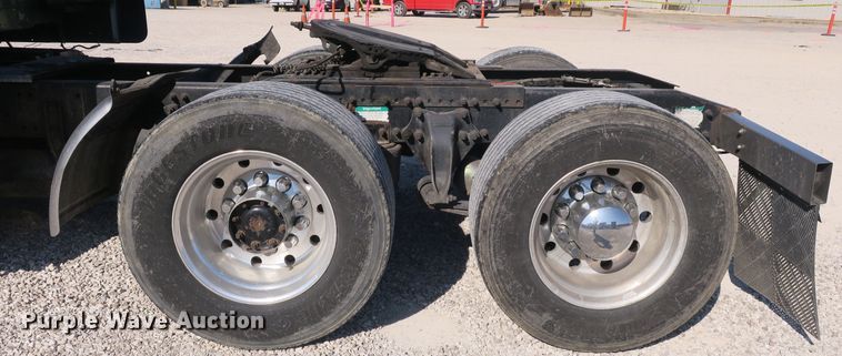 image for item DB10135 1997 Freightliner FLD semi truck