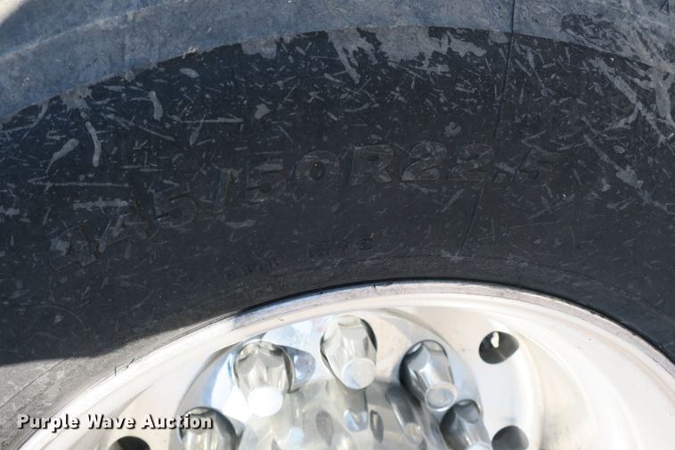 image for item DB10135 1997 Freightliner FLD semi truck