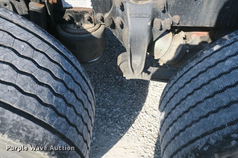 image for item DB10135 1997 Freightliner FLD semi truck