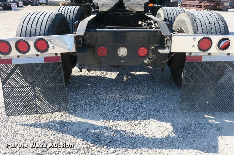 image for item DB10135 1997 Freightliner FLD semi truck