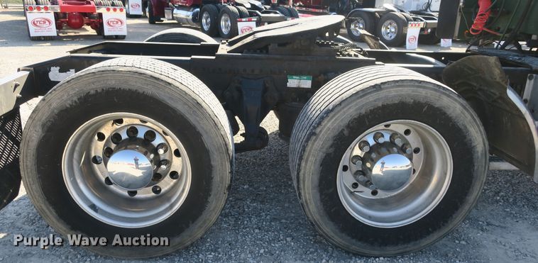 image for item DB10135 1997 Freightliner FLD semi truck