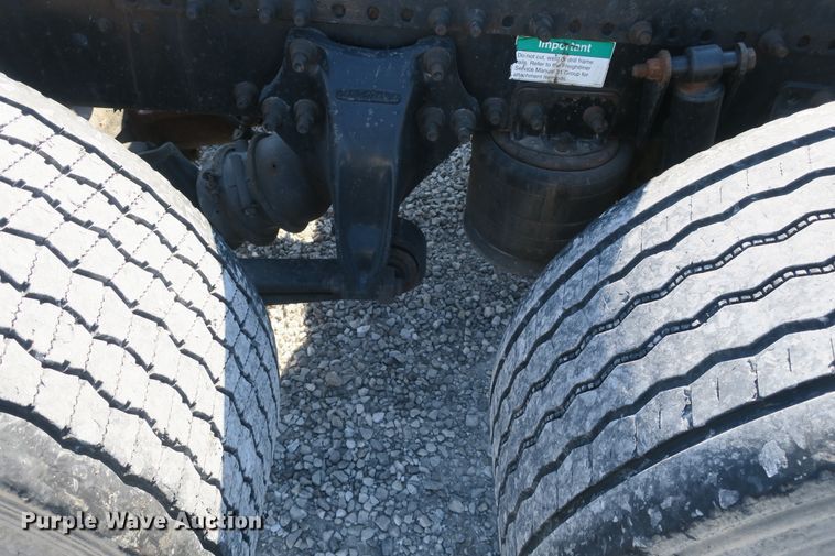 image for item DB10135 1997 Freightliner FLD semi truck