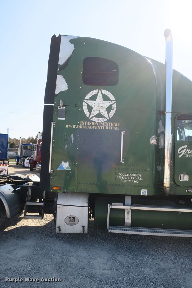image for item DB10135 1997 Freightliner FLD semi truck
