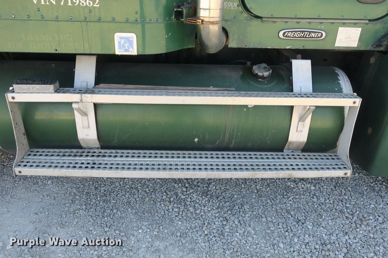 image for item DB10135 1997 Freightliner FLD semi truck