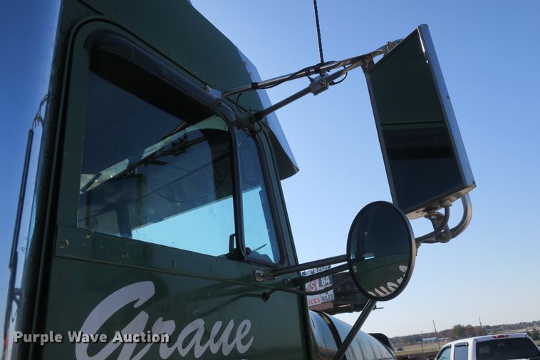 image for item DB10135 1997 Freightliner FLD semi truck