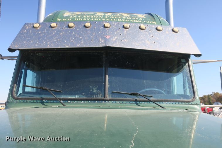 image for item DB10135 1997 Freightliner FLD semi truck