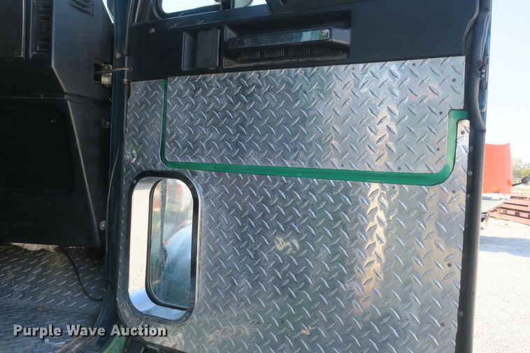 image for item DB10135 1997 Freightliner FLD semi truck