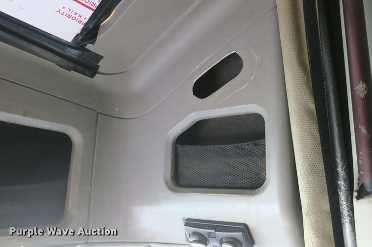 image for item DB10135 1997 Freightliner FLD semi truck