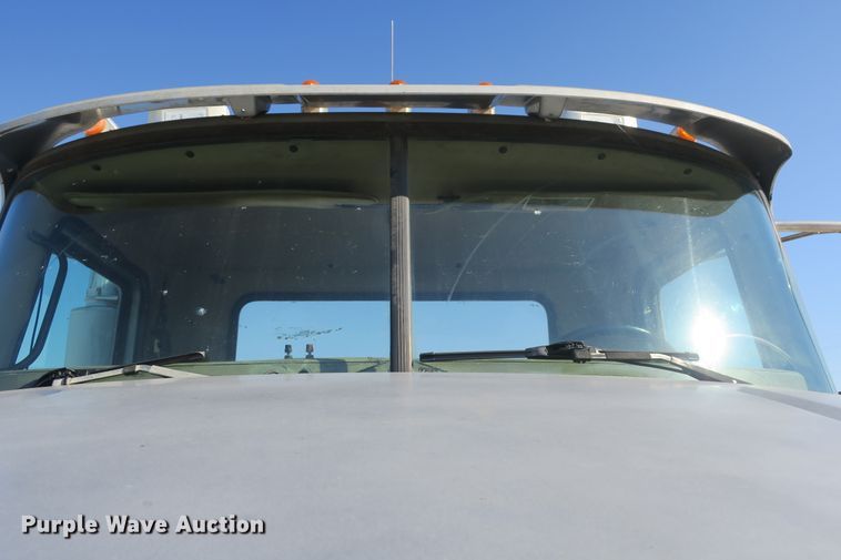 image for item DB10136 2004 Mack CV semi truck