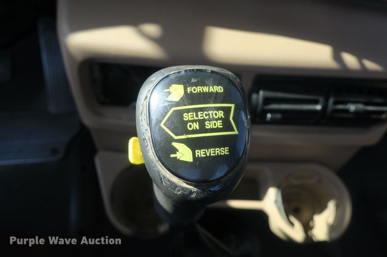 image for item DB10136 2004 Mack CV semi truck