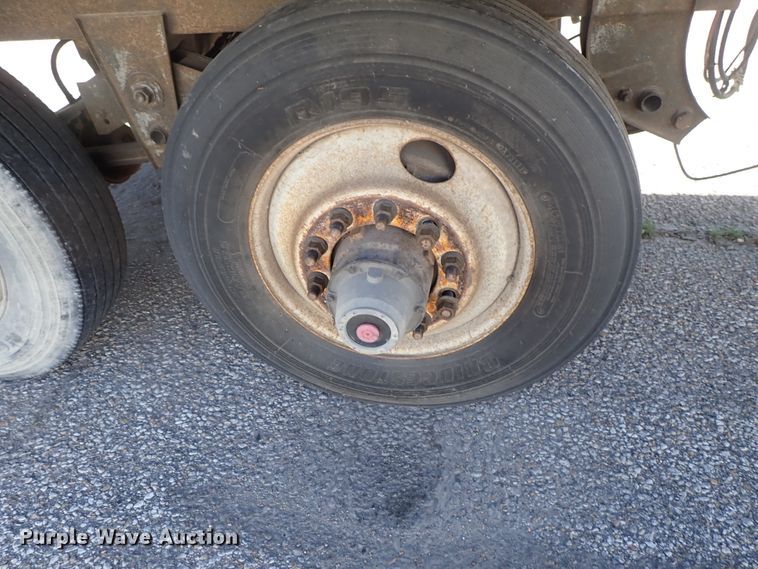 image for item DB7613 2002 Great Dane dry van trailer