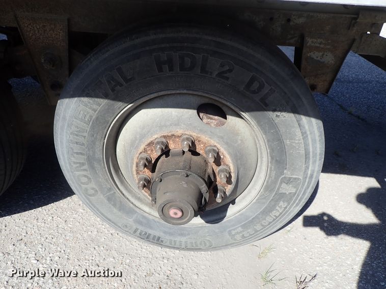 image for item DB7613 2002 Great Dane dry van trailer