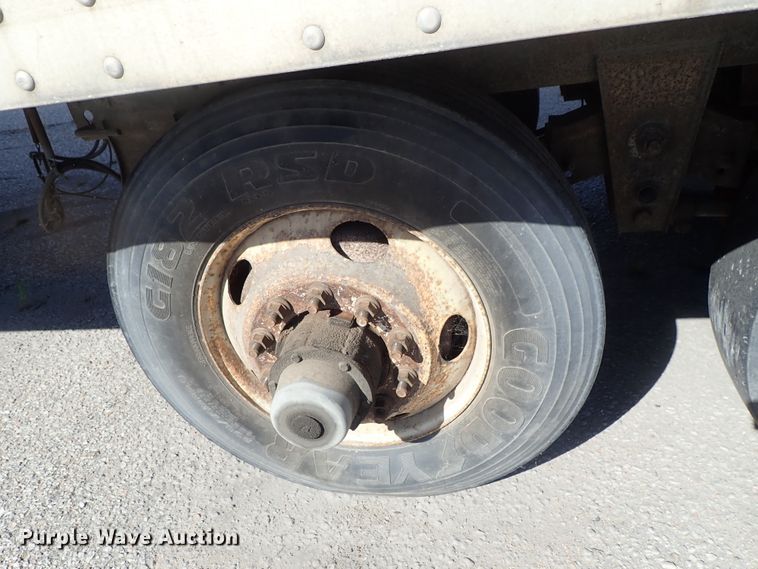 image for item DB7613 2002 Great Dane dry van trailer